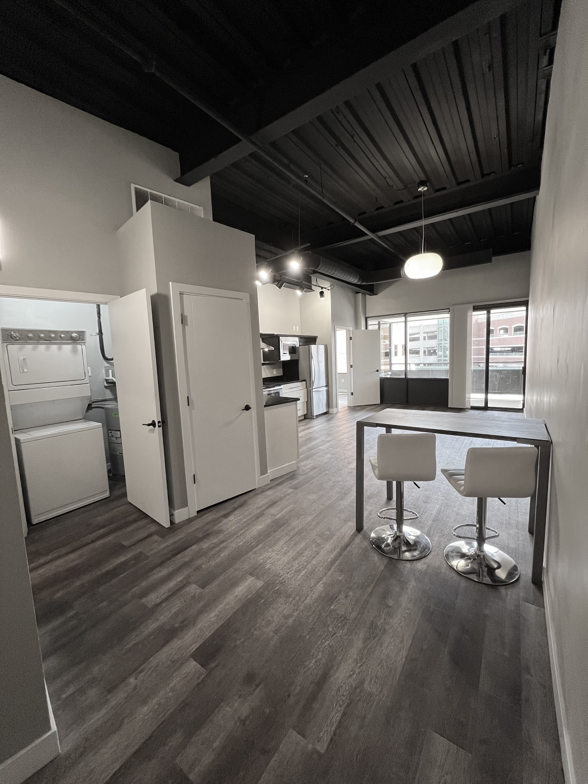 157 S. Kalamazoo Mall